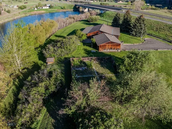 68 River Dr, Cascade, MT 59421