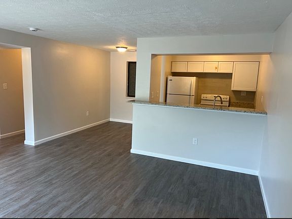 3rd image of 38415 North Ln APT D206