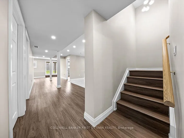 118 Culloden Cres — Photo 15