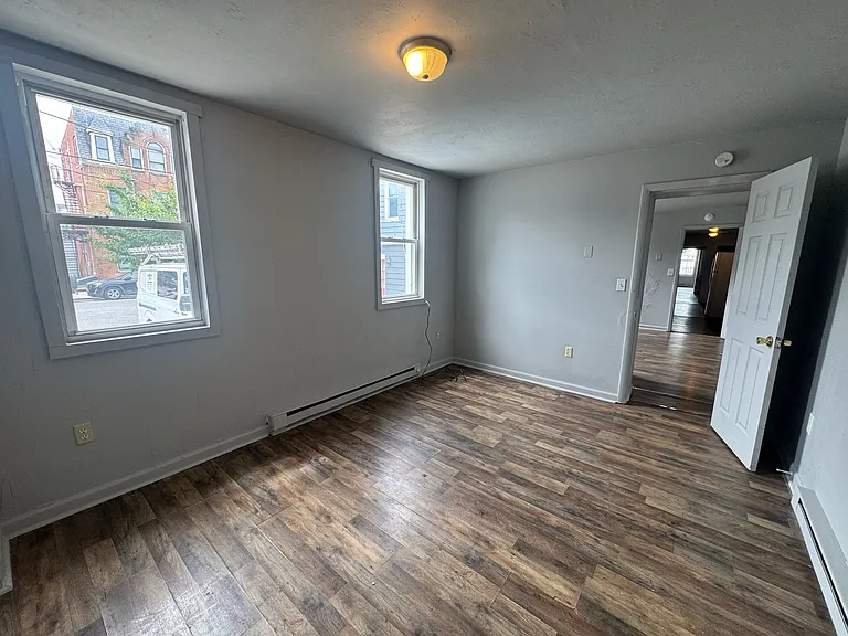 51 S Queen St #1 — Photo 49