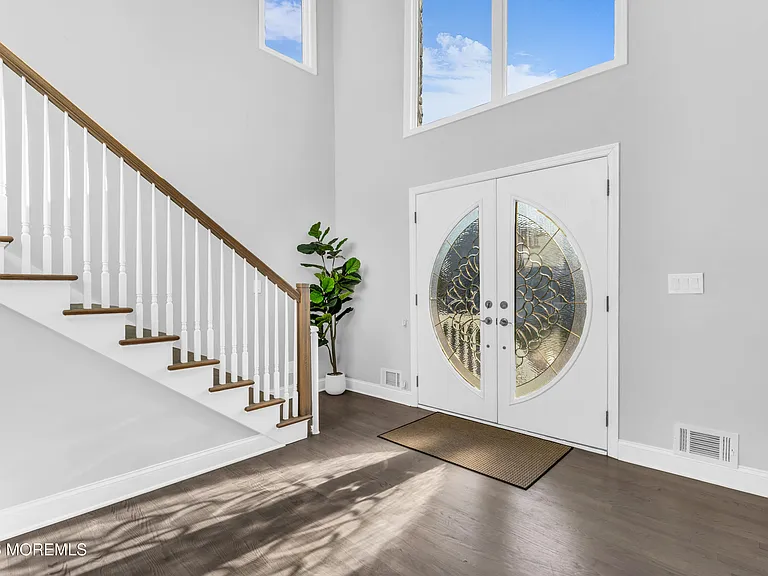 3330 Windsor Ave — Photo 3