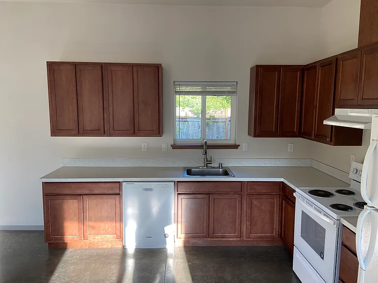 9410 62nd Dr NE #100 — Photo 4