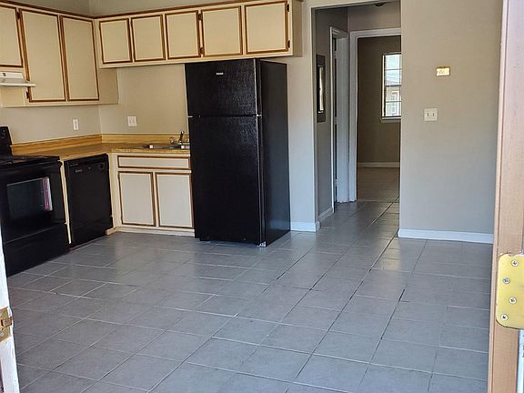 2nd image of 1231 Continental Ct