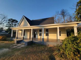9 Academy St, Hawkinsville, GA 31036