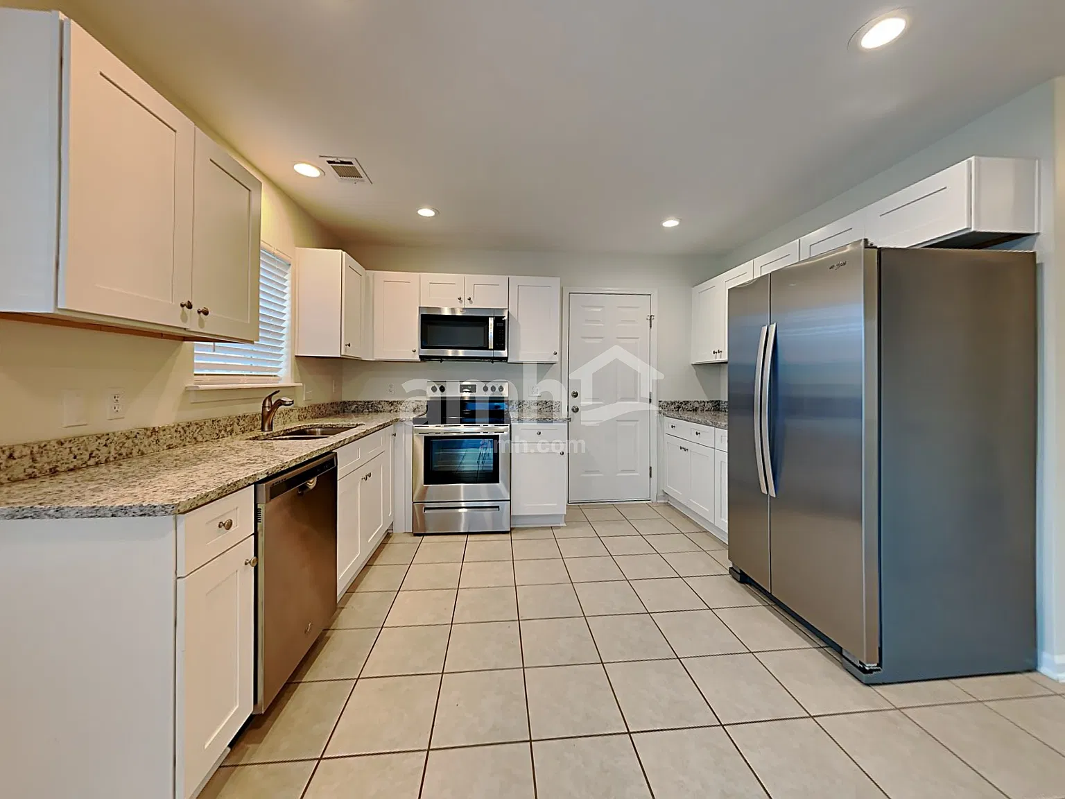 3 bed, 2.5 bath, 1488 sqft, $2,135 — Photo 3