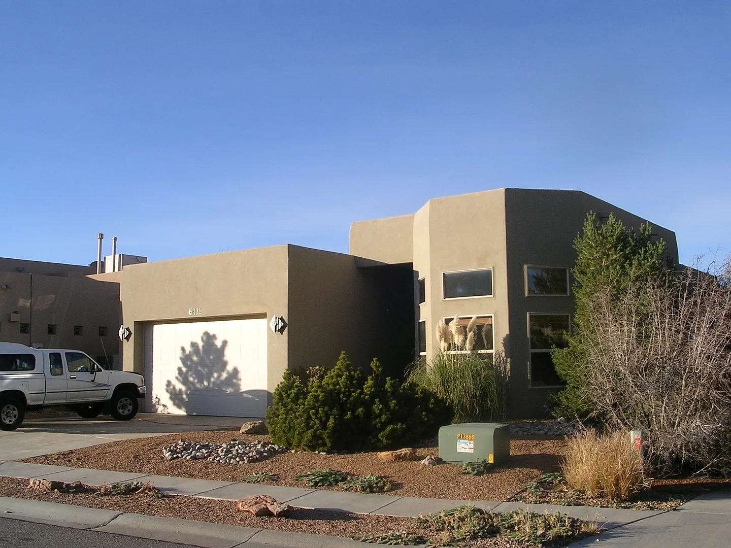 Beautiful 3 Bedroom 2 Bath In The Foothills — Photo 2
