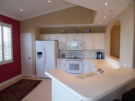 5th image of 20930 Island Sound Cir Unit 402