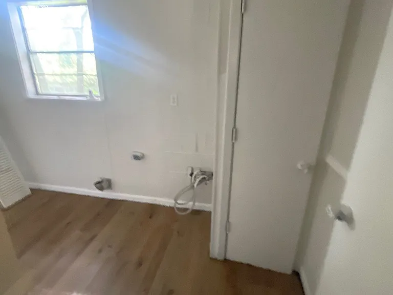 1032 Stuart St — Photo 18