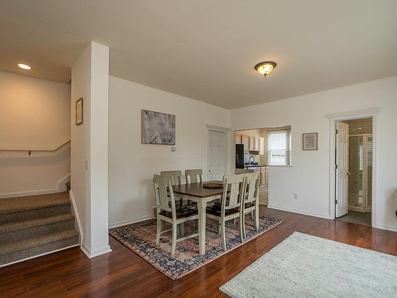 4th image of 39 Walton St