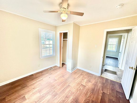 2nd image of 318 Arnold St