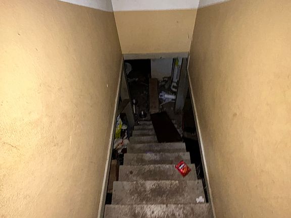 4th image of 5538 Avon Pl