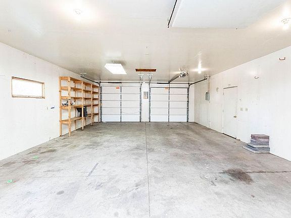 4th image of 10 40th Ave S