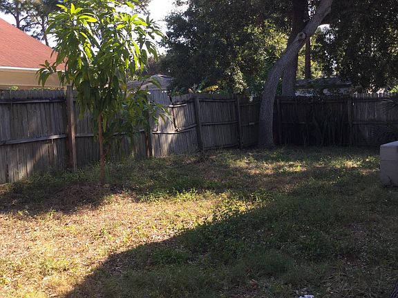 5th image of 15691 Michigan Dr