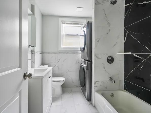 71 West 54th Street image 9 of 24