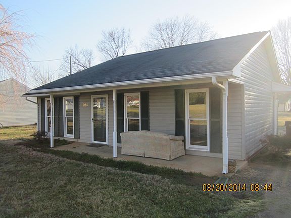 2nd image of 904 W Lee Ave