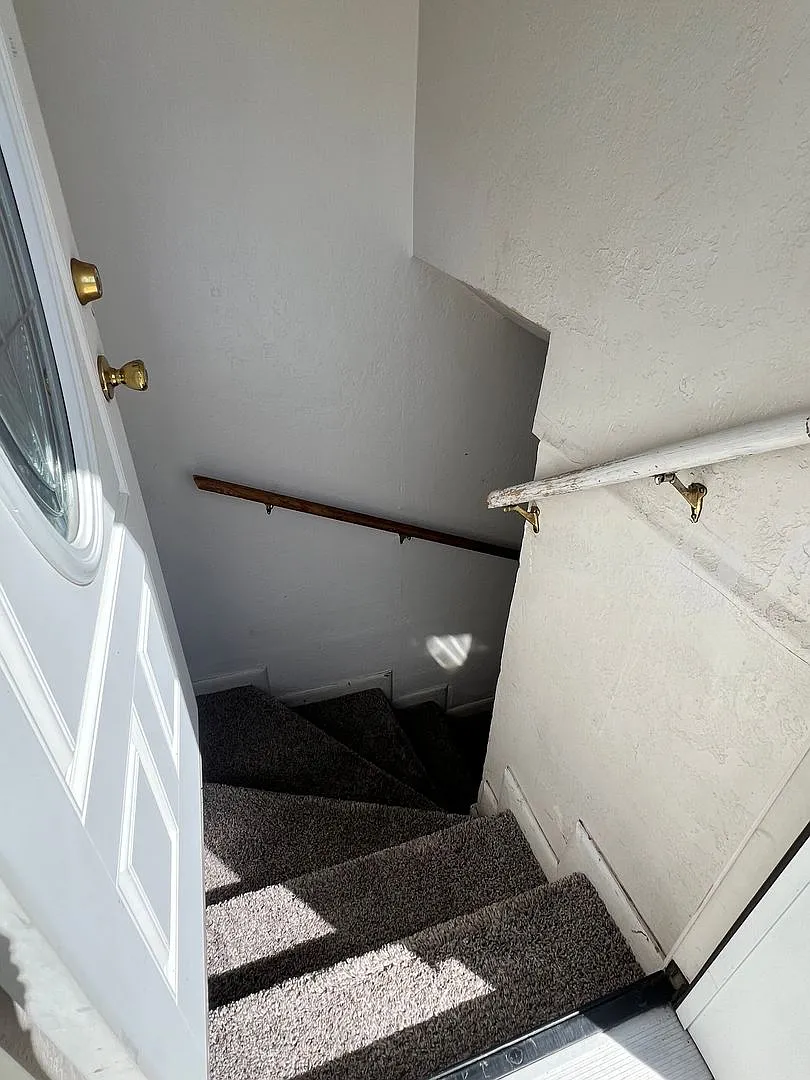 926 E Halliday — Photo 3