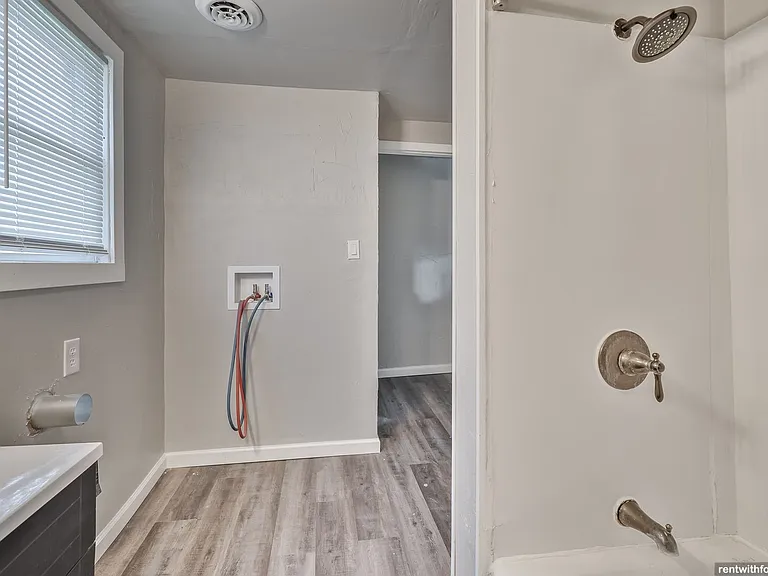 204 Elm St. — Photo 9