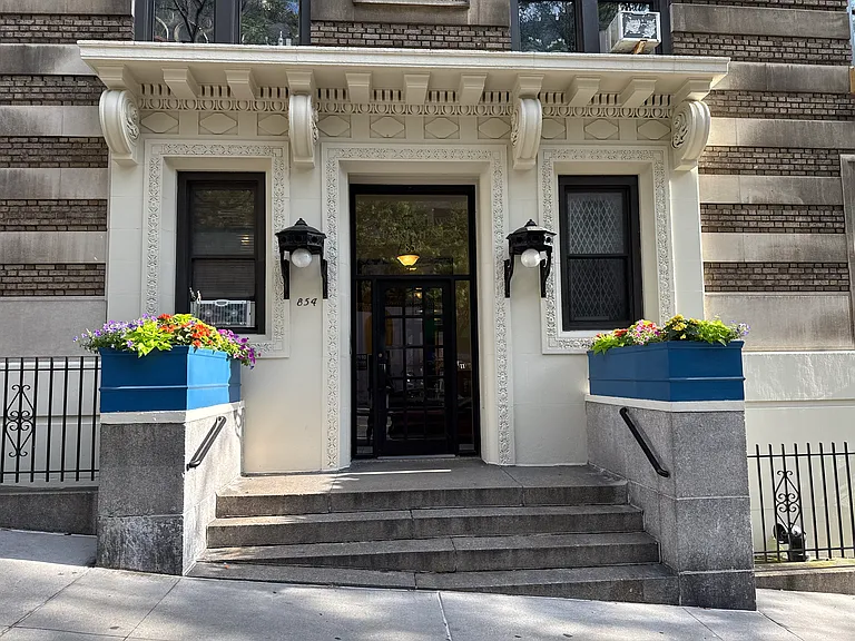 854 W 181st St #4H — Photo 11