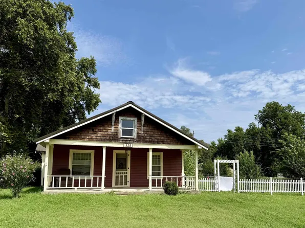 328 Chick St, Council Grove, KS 66846