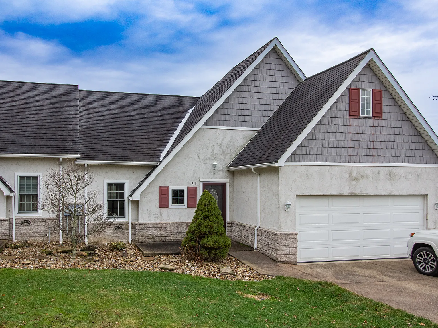 4 bed, 1898 sqft, $2,275 — Photo 3