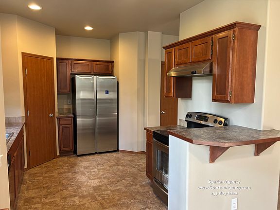 5th image of 13521 107th Avenue Ct E