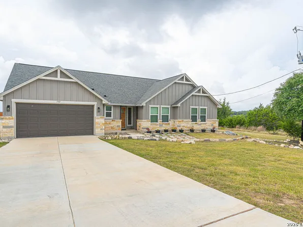 102 Clemente Zapata, Blanco, TX 78606
