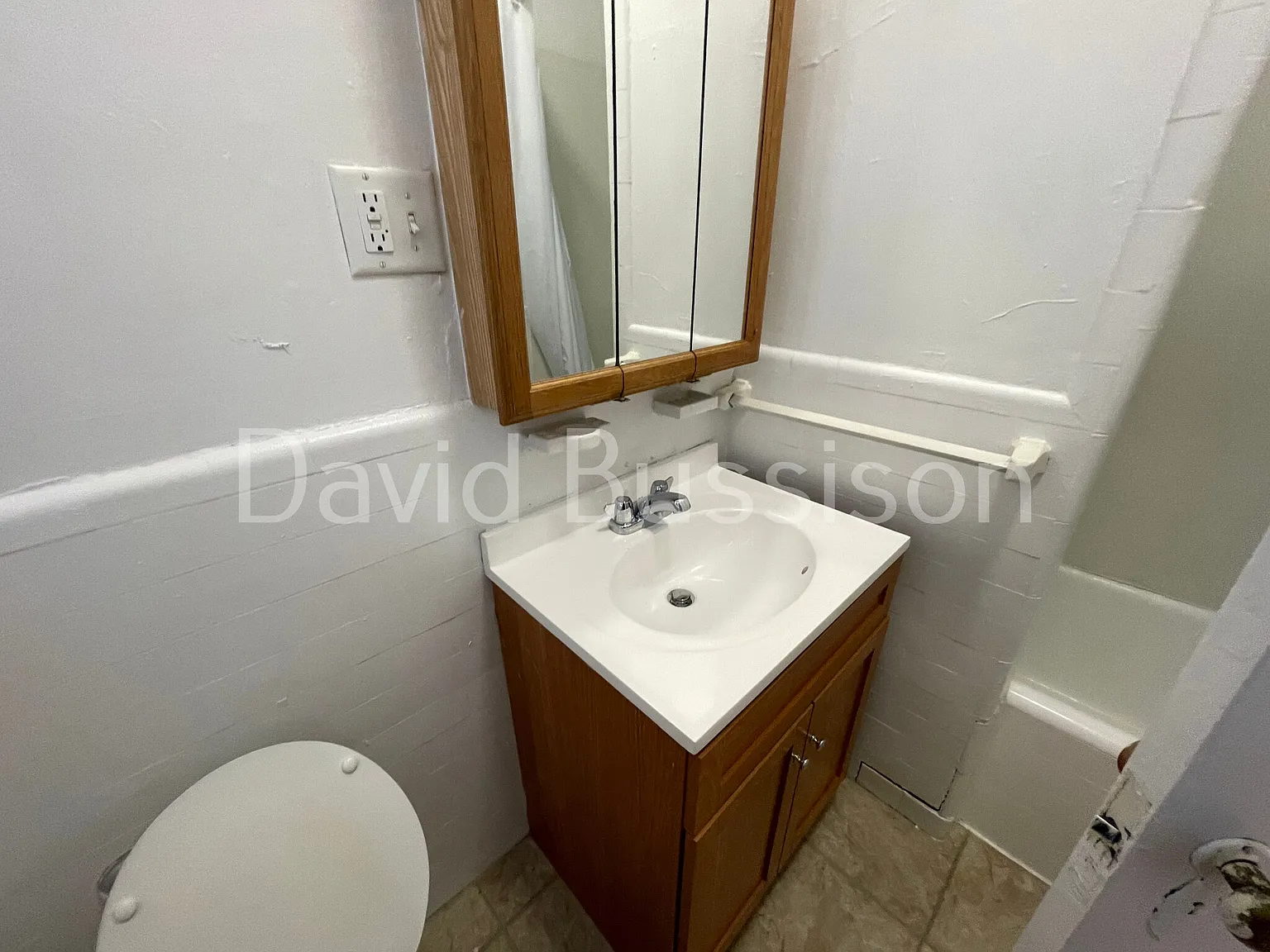 3 bed, 750 sqft, $2,525 — Photo 2