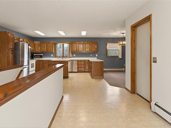 4th image of 2032 Falkey Rd