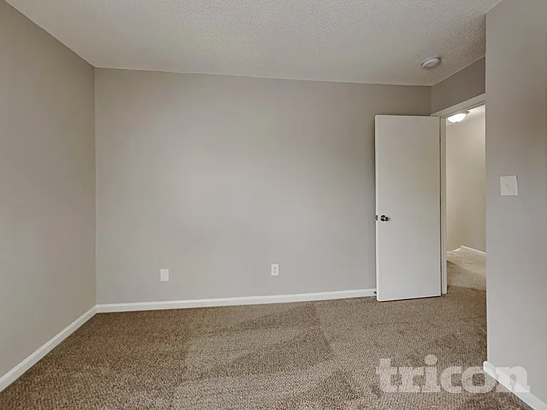 5818 Greenway Vista Ln — Photo 12