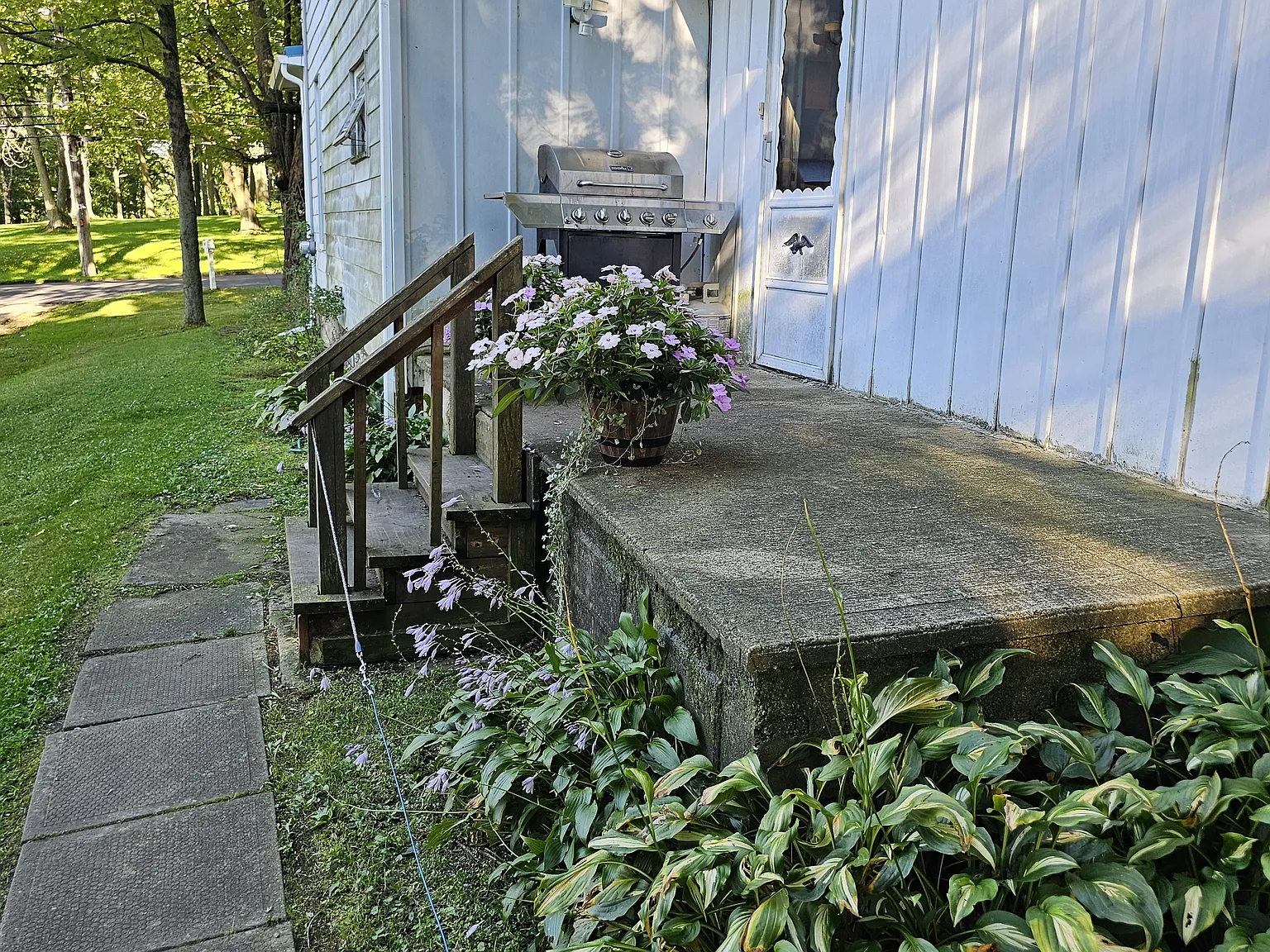 3 bed, 1520 sqft, $1,300 — Photo 2