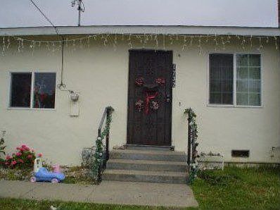 2nd image of 1732 Baker St