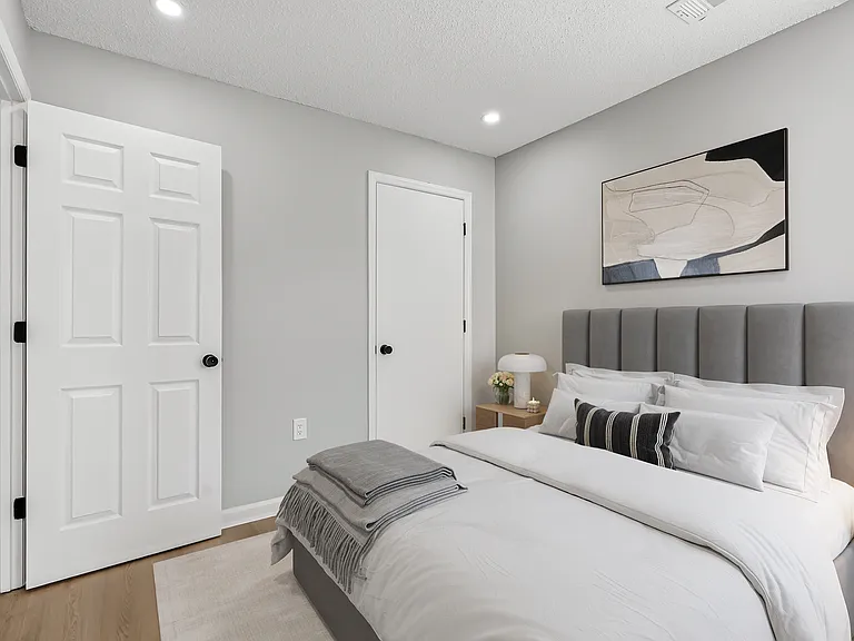 The Pointe @ Apex Apartments — Photo 16