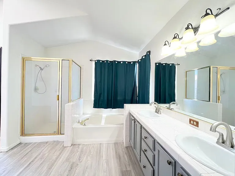 7525 Meadowoak Ln — Photo 22