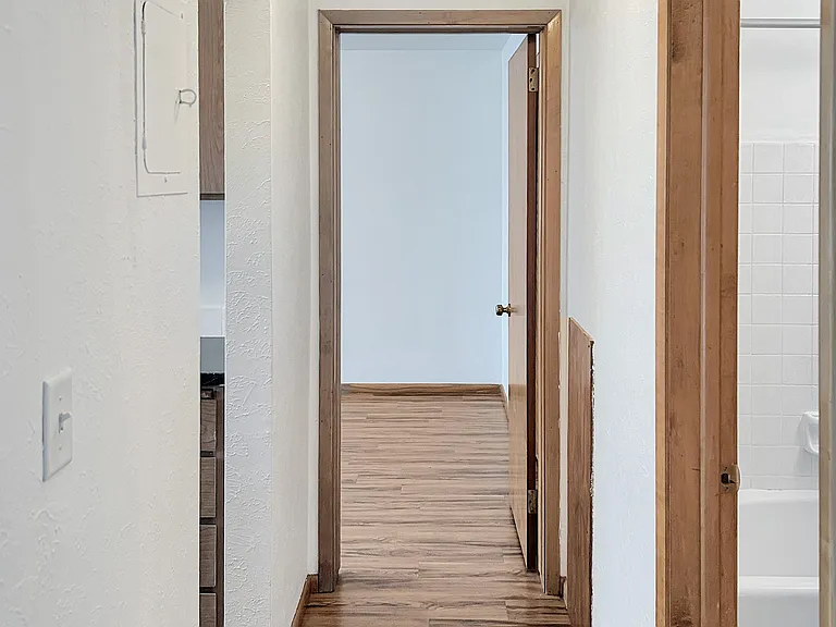 Carroll Court Apartments — Photo 12