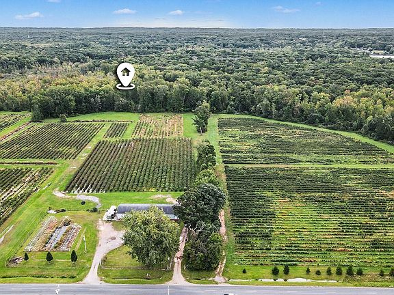 3rd image of 653 County Rd