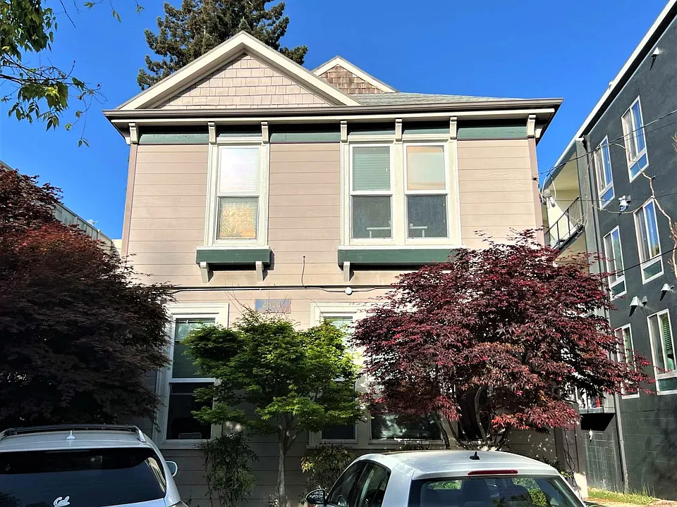 2530 College Ave #3