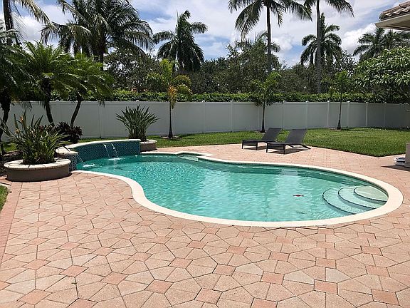 5th image of 13718 NW 18th St