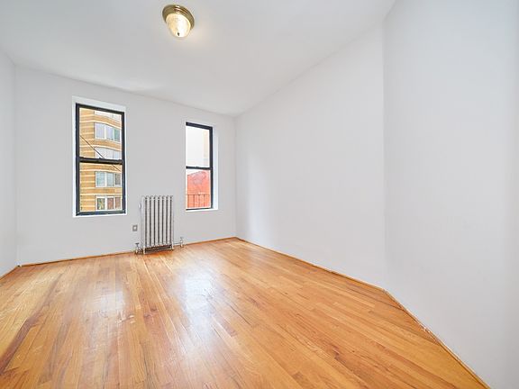 2nd image of 501 1/2 W 43rd St APT 4