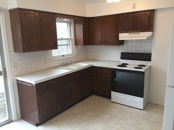 Large Kitchen, Ample Natural Light