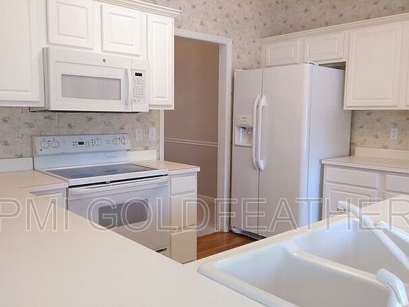 4th image of 3159 Evelyn Ct