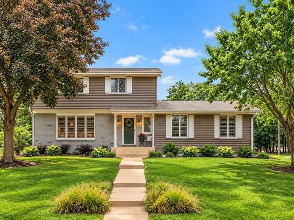 10 Western Ter, Golden Valley, MN 55426