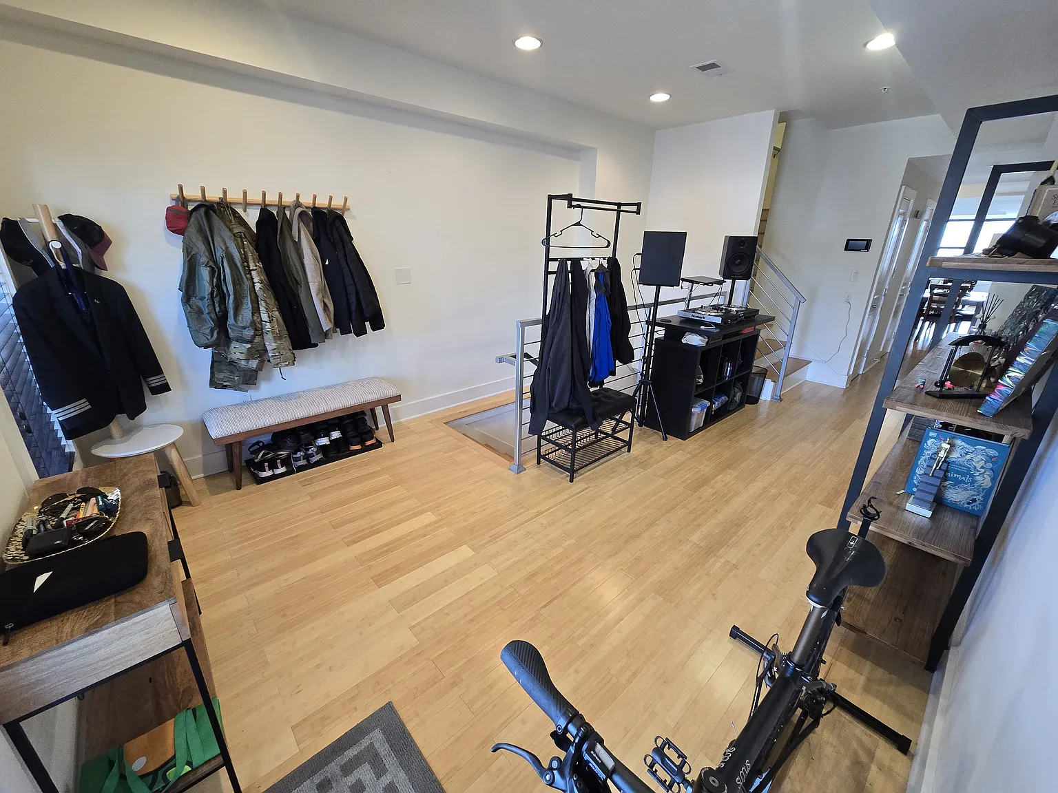 2 bed, 1416 sqft, $4,692 — Photo 4