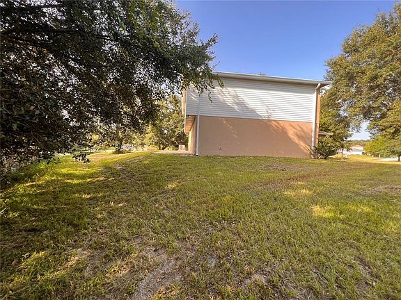 3rd image of 1126 Chateau Cir