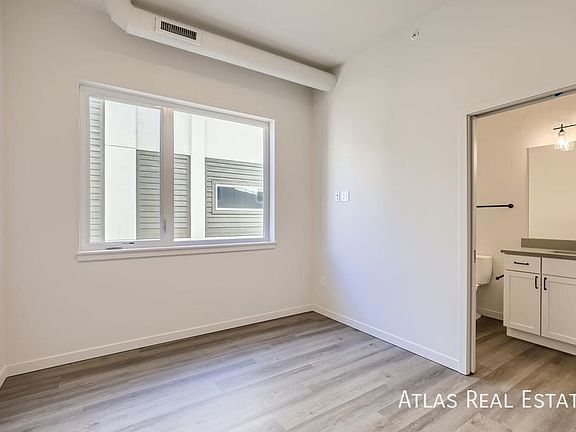 5th image of 3830 N Olive St Unit 301