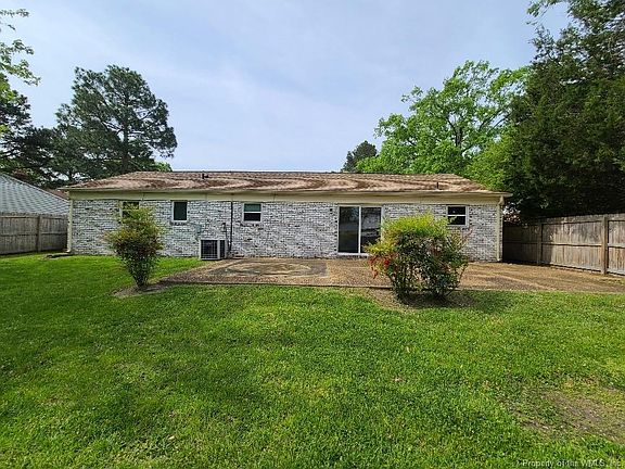 3rd image of 907 Redwood Ct