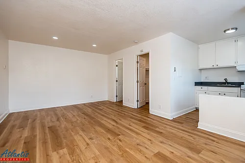 5520-5522 Camden Ave Photo 1