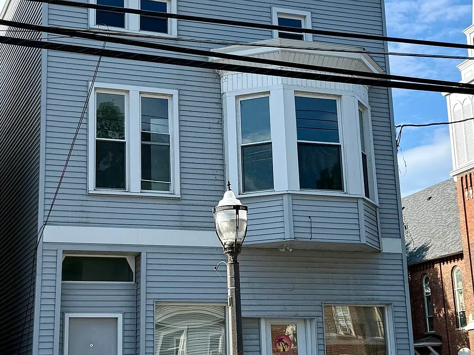 741 Hudson Ave #3