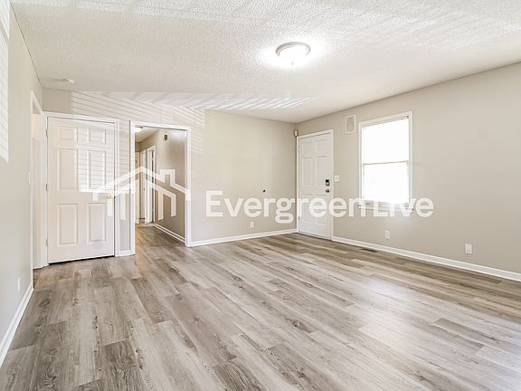 4th image of 113 Court Dr