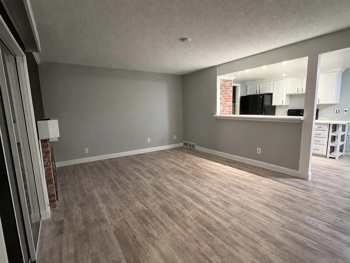 2 bed, 996 sqft, $2,100 — Photo 3