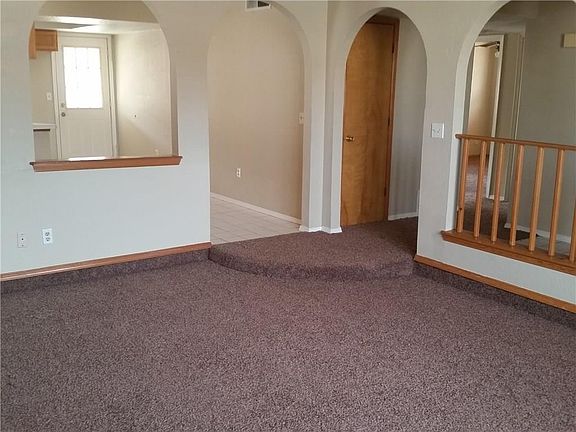 5th image of 712 Villa Flores Dr